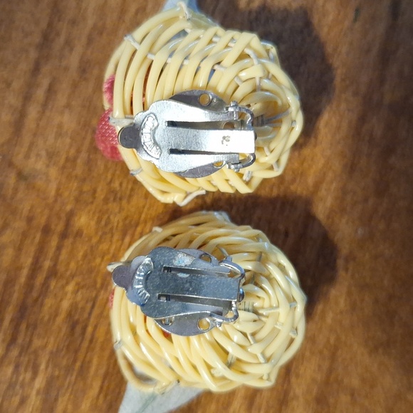 VTG Clip On Earrings Woven Basket Wicker Flowers Boho Signed Japan - Picture 3 of 5